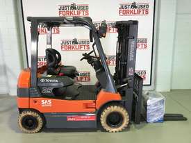 2011 ELECTRIC  TOYOTA 7FB25 4 WHEEL COUNTER BALANCED FORKLIFT CONTAINER ENTRY  - picture0' - Click to enlarge