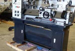 Centre Lathe 300x914mm Turning Capacity