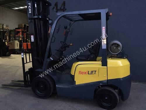TCM FG25T3  2.5 Ton 6 Metre Lift LPG Counterbalance Forklift - Fully Refurbished