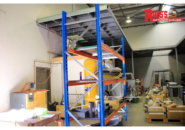 Used dexion Pallet Racking Bay Racking/Shelving/Storage in , Listed