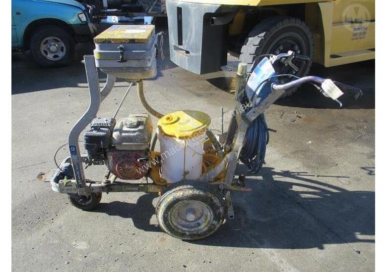 Used graco Graco Linelazer 5900 Stripping Machines in , Listed on