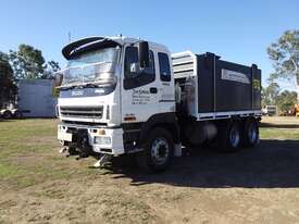 Isuzu water Truck - picture2' - Click to enlarge