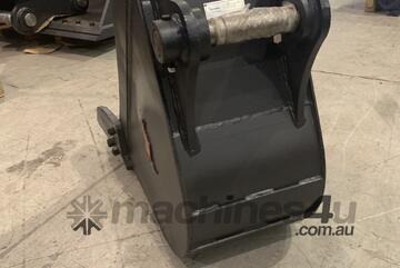 Roo attachments 6.5- 8.0 Ton Trenching Bucket 450 mm