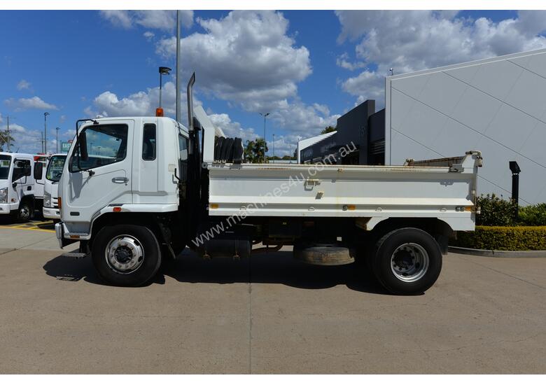 Buy Used 2006 Mitsubishi FIGHTER Crane Trucks in , - Listed on Machines4u