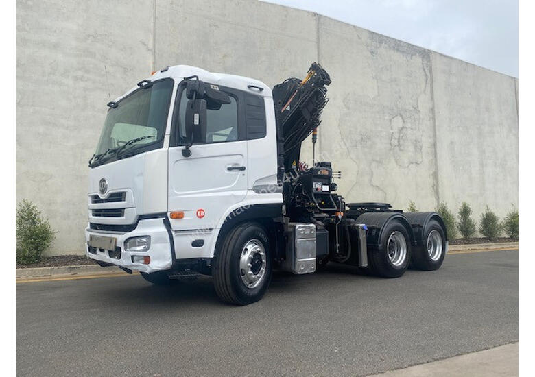 caption Nissan UD Crane Truck Truck