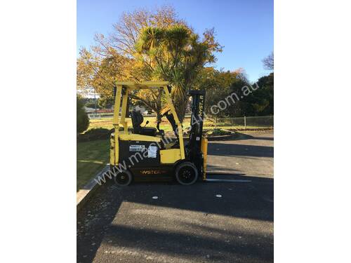 2.268T Battery Electric 4 Wheel Forklift