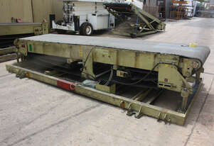 Motorised powered 4.75 - 6.47m long 1.14m wide rubber belt pneumatic extension conveyor