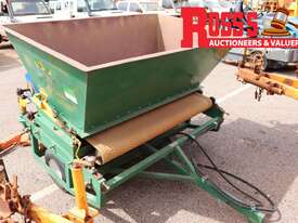 TURFTEC AUSTRALIA TT1000 SAND SPREADER - picture0' - Click to enlarge