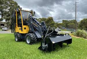 Eurotrac   W11 Mini Loader 30HP