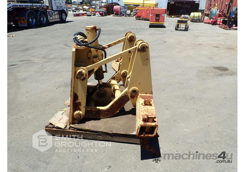 Used 2004 ADELAIDE HYDRAULICS PTY LTD HYDRAULIC RIPPER ATTACHMENT TO