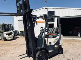 Low Hour Crown Container Mast Forklift - picture1' - Click to enlarge