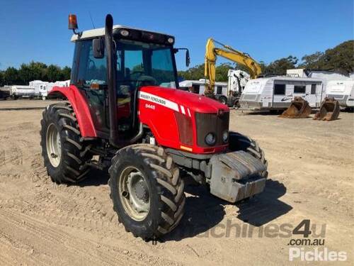 2011 Massey Ferguson 5445 Dyna 4