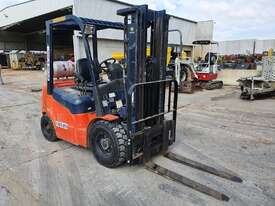 2014 HELI FORKLIFT WITH 3304 HOURS, 2.5T CAPACITY, 4500mm LIFT, SIDE SHIFT, LPG ENGINE - picture0' - Click to enlarge