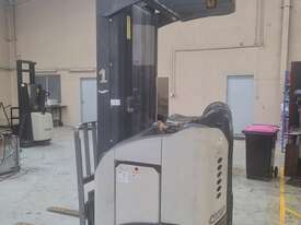 Crown 1.6T Electric Reach Truck with new batteries - picture0' - Click to enlarge