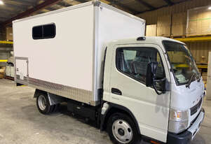 Dog Wash Trailer Kings Maxi Truck Premium Package