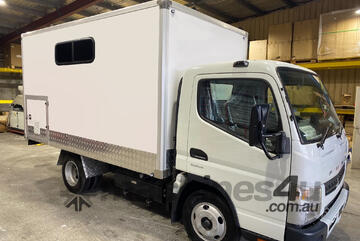 Dog Wash Trailer Kings Maxi Truck Premium Package