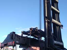 Kalmar Container Handler - picture0' - Click to enlarge