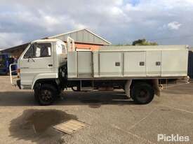 1992 Isuzu NPS300 - picture1' - Click to enlarge