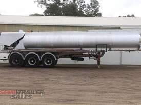 Custom Narwhal Vacuum Tanker - picture0' - Click to enlarge