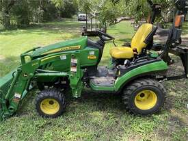 John Deere 1025R 25HP tractor - picture0' - Click to enlarge