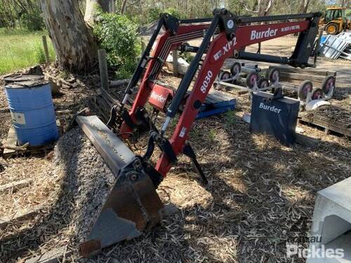 Burder 8030 XP2 Loader Arm Attachment With 4in1 Bucket. SWL 1000kg Serial No. 1451 Asset In Used Con