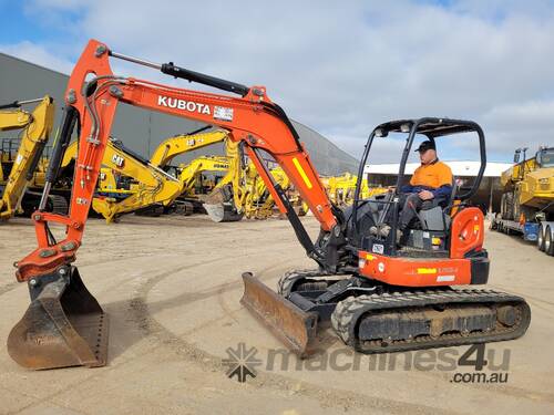 2020 KUBOTA U55-4 5.6T EXCAVATOR WITH ROPS CANOPY, RUBBER TRACFKS, HITCH, BUCKETS AND LOW 395 HOURS