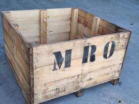 bins/storage/bin/fruit/box/wooden/used/stackable/boxes/crate/case/timber - picture0' - Click to enlarge