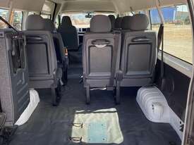 Toyota Hiace 200 - picture0' - Click to enlarge