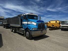 2013 KENWORTH T359 TIPPER TRUCK & HERCULES DOG TRAILER - picture0' - Click to enlarge