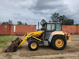 Fermec 660 Loader - picture0' - Click to enlarge