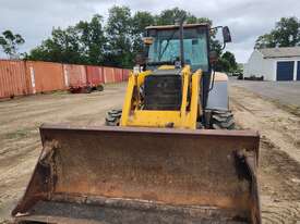 Fermec 660 Loader - picture0' - Click to enlarge