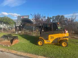 Telehandler JCB 35D 3.5 Tonne 4.3 metres Ex-govt 523 hours bucket and forks 4x4 - picture0' - Click to enlarge