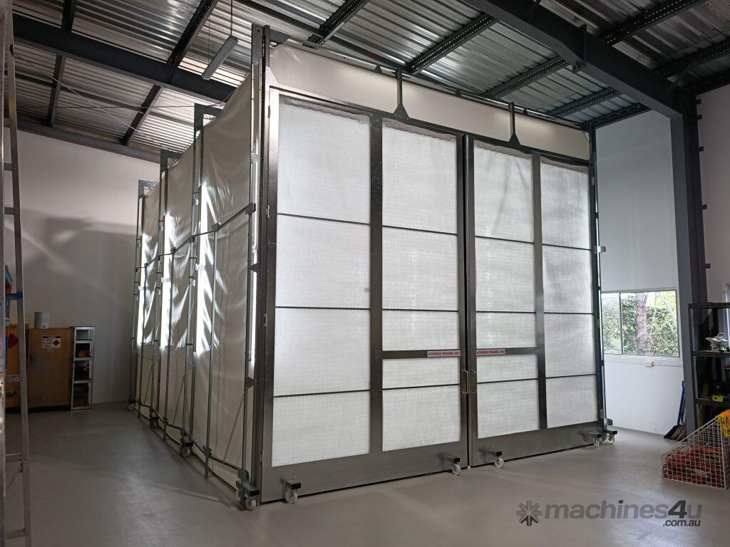 New rollabooth Fighter Jet Spray Booth with Portable Retractable