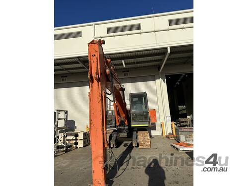 Hitachi ZX225 Excavator - Used 