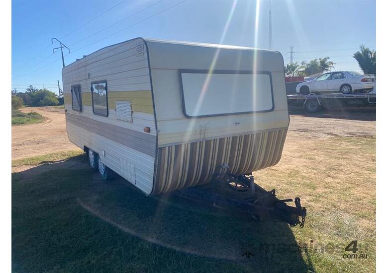 Buy Used spaceline TRAIL00 16FT CARAVAN Caravans in , Listed on