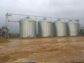 Commercial Flat Bottom Grain Silos - picture1' - Click to enlarge