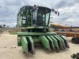 John Deere 7445 Basket Stripper - picture0' - Click to enlarge