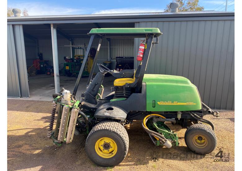 caption John Deere 353C Fairway Mower
