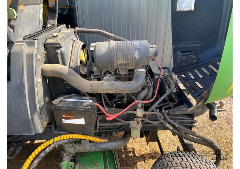caption John Deere 353C Fairway Mower