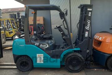 ACTIVE FORKLIFTS - 2016 Baoli 2.5 ton Container entry forklift for sale-4.5m mast side shift