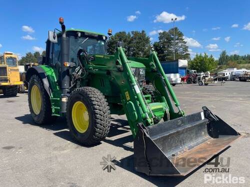 2015 John Deere 6125M Tractor / Loader