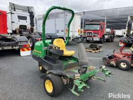 John Deere 2500E Front & Centre Mount Reel Mower - picture0' - Click to enlarge