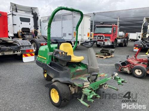 John Deere 2500E Front & Centre Mount Reel Mower