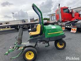 John Deere 2500E Front & Centre Mount Reel Mower - picture2' - Click to enlarge