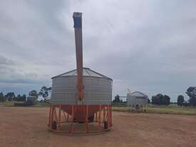 MPH-SHERWELL 28T FIELD BIN w AUGER - picture0' - Click to enlarge
