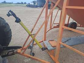 MPH-SHERWELL 28T FIELD BIN w AUGER - picture0' - Click to enlarge
