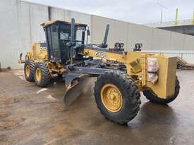 2009 John Deere 670D Grader - picture0' - Click to enlarge