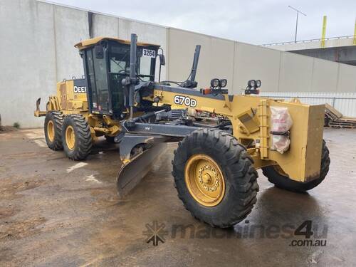 2009 John Deere 670D Grader