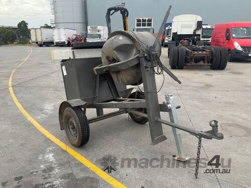 1983 Unknown Trailer Mounted Cement Mixer