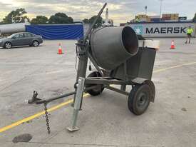 1983 Unknown Trailer Mounted Cement Mixer - picture1' - Click to enlarge